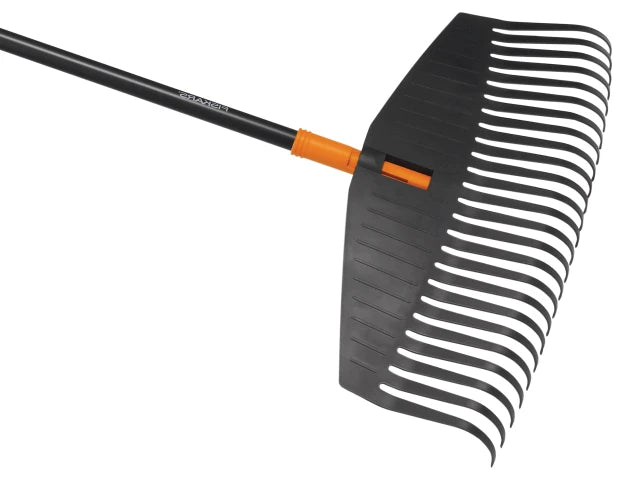 Fiskars Solid™ Leaf Rake - Large